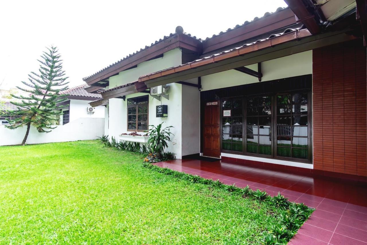 ホテル Oyo Living 2843 Raz House Syariah メダン エクステリア 写真