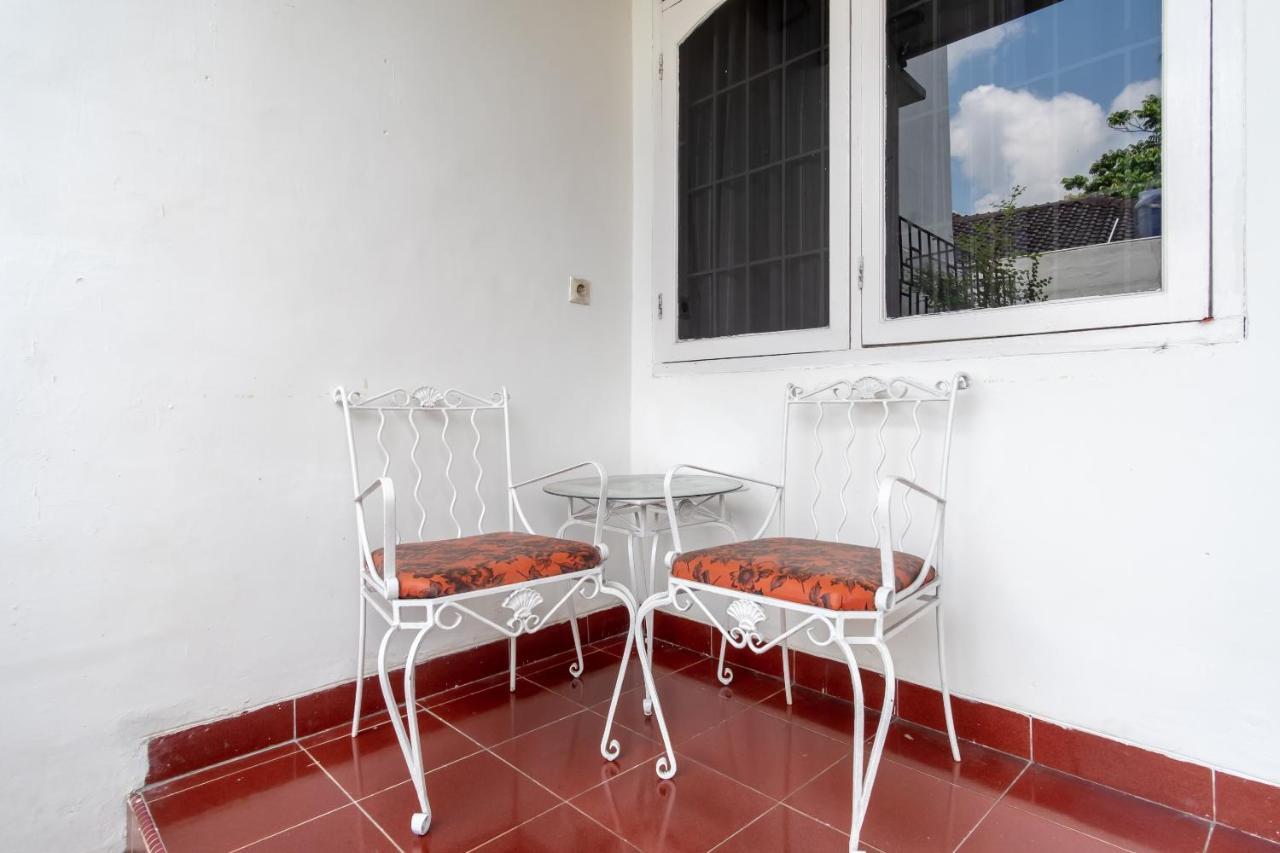ホテル Oyo Living 2843 Raz House Syariah メダン エクステリア 写真