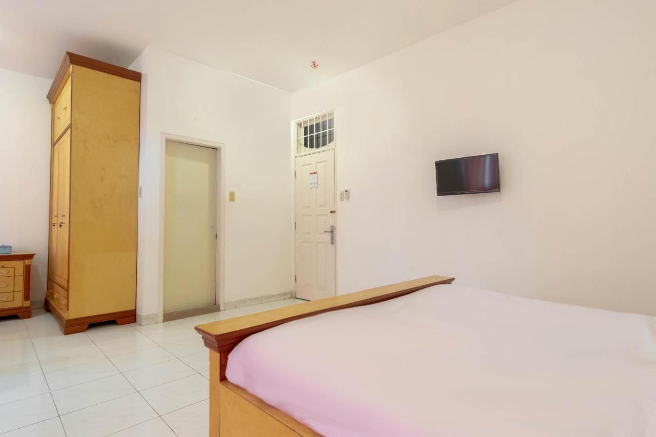 ホテル Oyo Living 2843 Raz House Syariah メダン エクステリア 写真