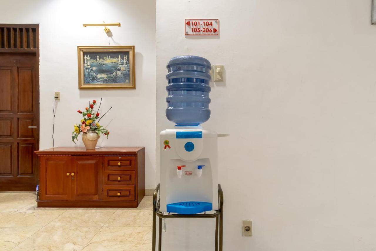 ホテル Oyo Living 2843 Raz House Syariah メダン エクステリア 写真
