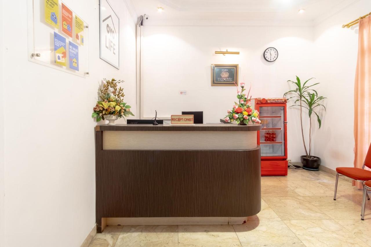 ホテル Oyo Living 2843 Raz House Syariah メダン エクステリア 写真
